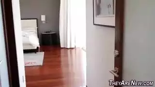 اخ ينيك حتى يبكي اختي