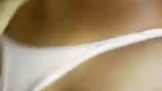 إيزابيل تبتلع كل بوصة في جلسة الجنس الفموي المكثفة هذه