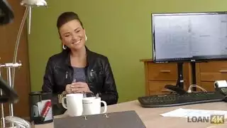 فتيات أجنبيات في مشاهد صريحة