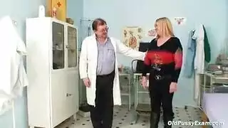 نساء من السنغال