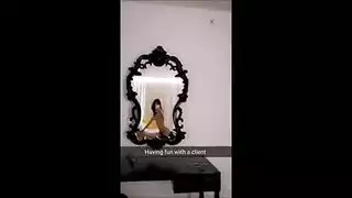 حفلة شرج شيميل: مؤخرات ممتلئة وأثداء كبيرة في فعل جنس جماعي