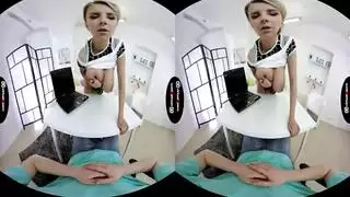 كاترينا الجامده ببزازها الحلوين بتنيك زبر في الواقع الافتراضي