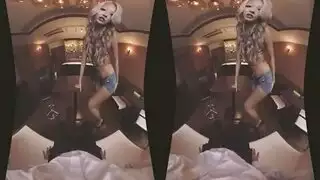 فتاة الواقع الافتراضي الساخنة تأخذ عدة قذائف داخلية