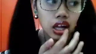 نائب الرئيس البلع أحمر الشفاه متعاظم