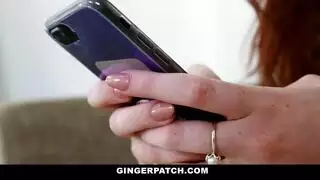 أصوات نشوة الشقراء في فيلم إباحي مكثف