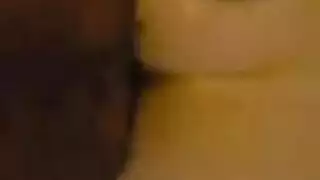 زوجان هنتاي: كيارا لين الناضجة وعشيقتها المثلية الشابة في مشهد إباحي صريح