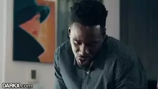 فتيات ناضجات ساخنات ينكتهن قضيب أسود ضخم في جنس جماعي