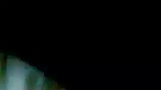 علاقة عاطفية ساخنة: شرموطة مصرية تأخذ أحمال متعددة