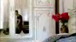 عاهرة عربية جامعية تجعل صديقها المتحرش يفتح كسها الضيق