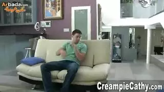 استدرجته لغرفه بالفندق