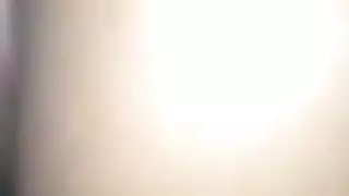 العربية الساخنة سارة تأخذ قضيبًا إباحيًا قاسيًا