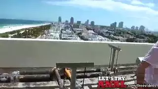 نائب الرئيس على الثدي شعر مصبوغ كس