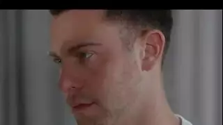 الأصدقاء يشاهدون الأبن ينيك أمه لتسديد ديونه