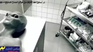 بورن خيال علمي مرعب: قضيب الوحش يستولي على مساعد المختبر