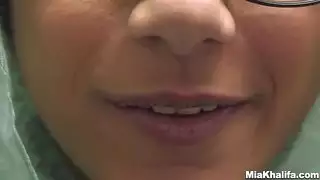 ميا خليفة المسبح