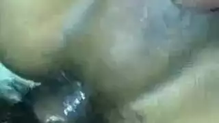 عاهرة آسيوية ممتلئة الجسم تُدمر بقضيب أسود سميك