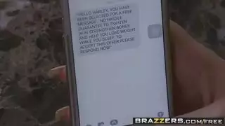 مراهقة ساخنة تتعرض للانتهاك من قبل ضباط قذرين