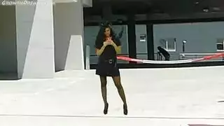 قضيب هنتاي يضرب فرج نيكي الضيق في مشهد إكس إكس إكس