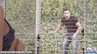 فرج المراهقة يحرثه بستاني ذو خبرة