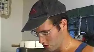 لقاء سري جنسي لزوج شقي مع شقراء حلوة المظهر