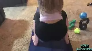 صاحب الديك كبير القضيب فم كبير