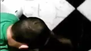 شرجي عنيف مع عاهرة مثيرة