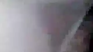 أثداء هائلة تهتز في مشهد إباحي صريح