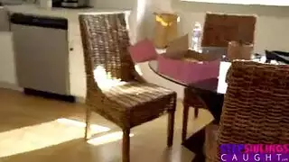 تواعد أبيها