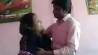 جنس فموي محظور: رجل باكستاني يمارس الجنس مع فم زوجة أخيه