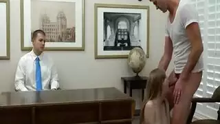 سكس جميل ونيك مراهقه في المكتب في روسيا