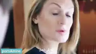 ام تشوف ابنها بيتفرج على سكس