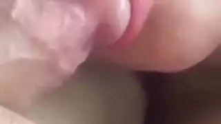 عاهرة عراقية محترفة تمص قضيب عشيقها بمهارة خبيرة