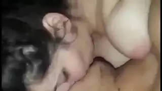 جميلة مصرية تتوسل للقضيب في مهبلها الضيق