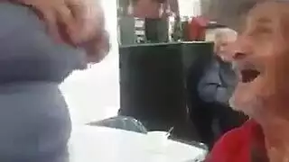 مسن يمص بزاز بنت فيديو إباحي مضحك شاهد ماذا فعل بنهودها الجميلة