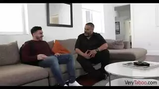 تابو عائلي: أم مثيرة جنسياً تمارس الجنس