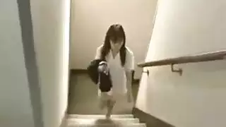 إيروتيكا يابانية: لقاء رجل ناضج ومراهقة