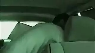 إباحي على جانب الطريق: فرخة لبنانية حارّة تركب قضيبًا ضخمًا