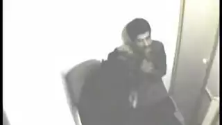 فانتازيا مكتبية: راكبة محجبة تأخذ قضيبها الصلب بعمق