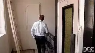 جنون الاختراق المزدوج – فتاة مغرورة تتأوه بصوت عالٍ