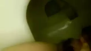 لاتينا التبول ضيق الهرة