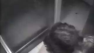 سكس إكس إكس إكس في مكان ضيق: وضعية الكلب والإمساك بالثدي