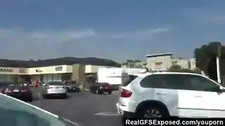 سحاقيات صغيرات إباحية: جنس في السيارة مع مراهقات