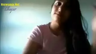 باقة عاهرات إباحية: عدة ساقطات تمارس الجنس في عرض على الكاميرا