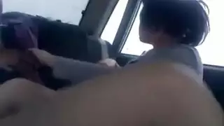 امرأة عراقية ساخنة ذات أثداء كبيرة تأخذ قضيبًا