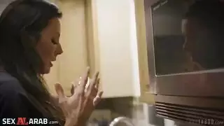 البنت سر أمها فلم بورنو مترجم