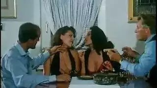 بورن إيطالي كلاسيكي صريح: أسرار عائلية