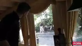 نيك مزدوج لنجمة إباحية متوشومة