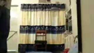 سكرانة ويائسة، تتوسل لجنس عنيف وشرجي لتخفيف آلمها