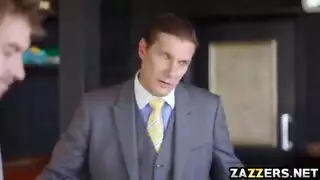 شرموطة المكتب تبلع لحم زميلها في المرحاض، ويضبطها المدير