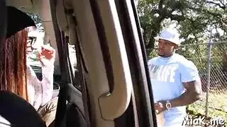 مايا خليفة: عطش ملكة العرب للزبور الضخمة